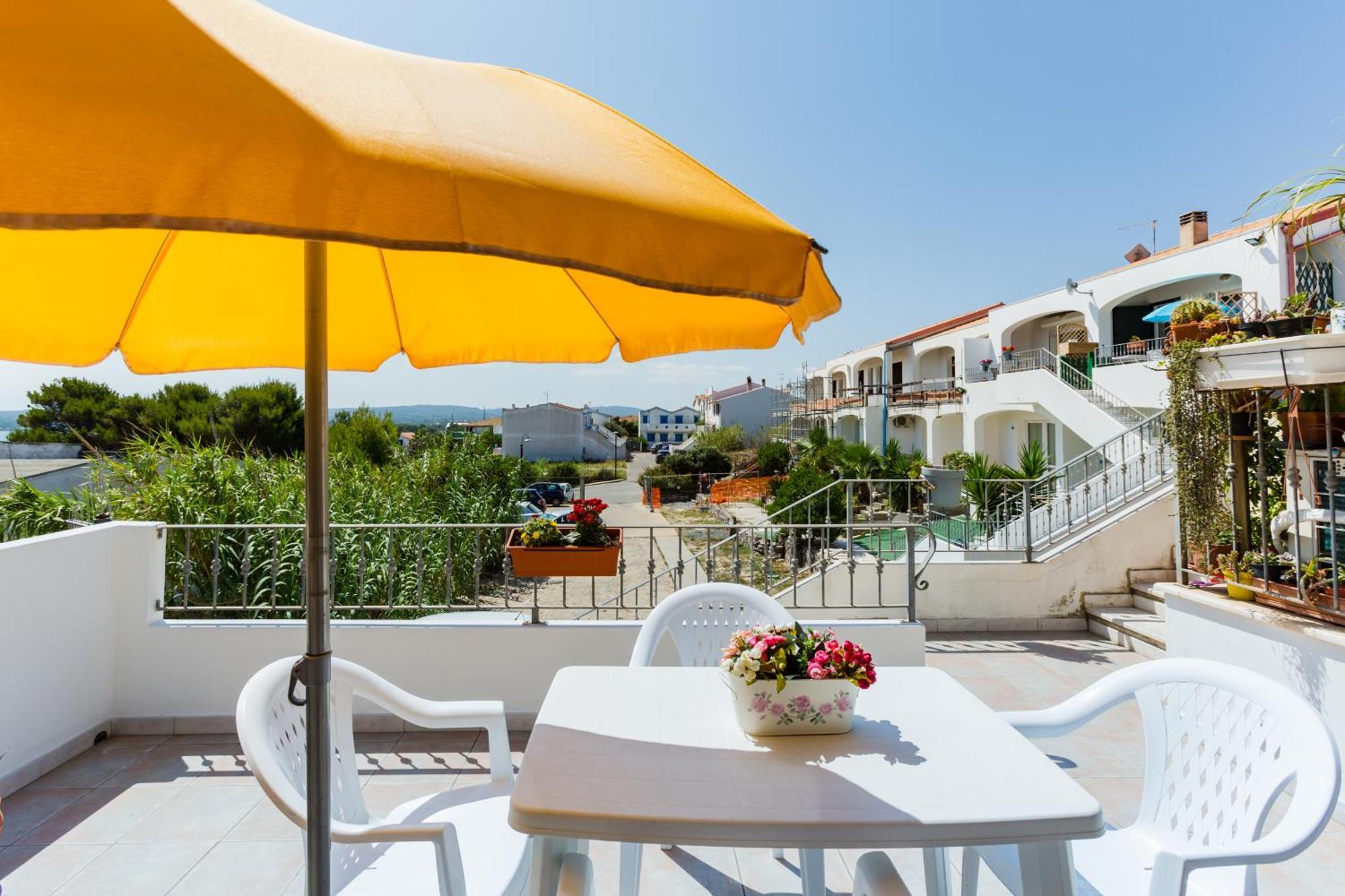 Residence Fior Di Sulcis Calasetta Exterior photo
